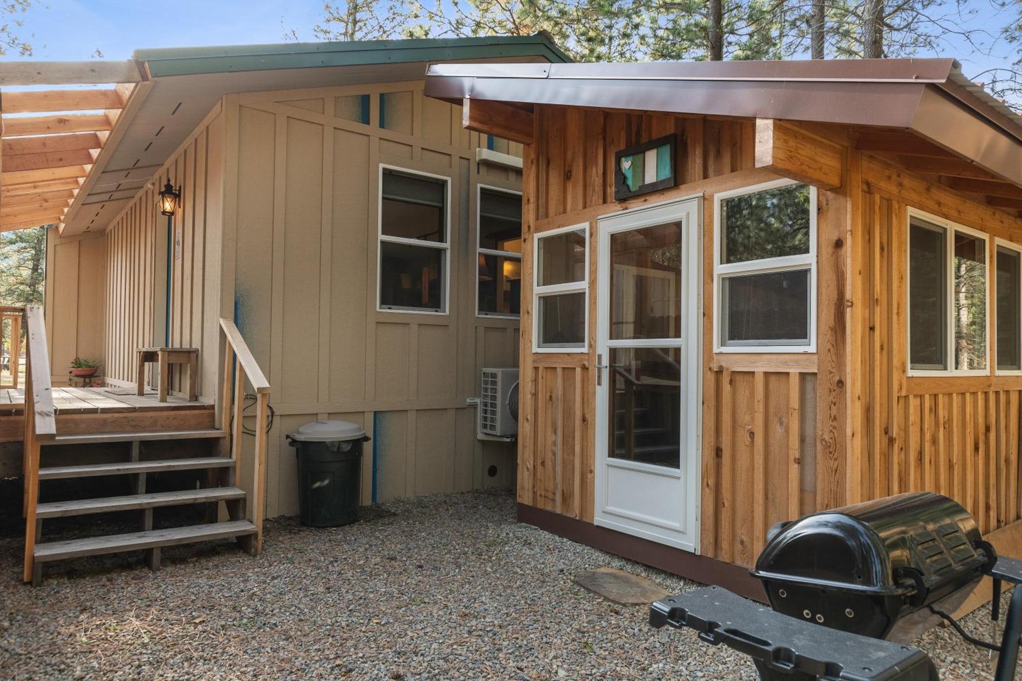 Fort Williamson Glacier Vacation Rentals Columbia Falls Exterior photo