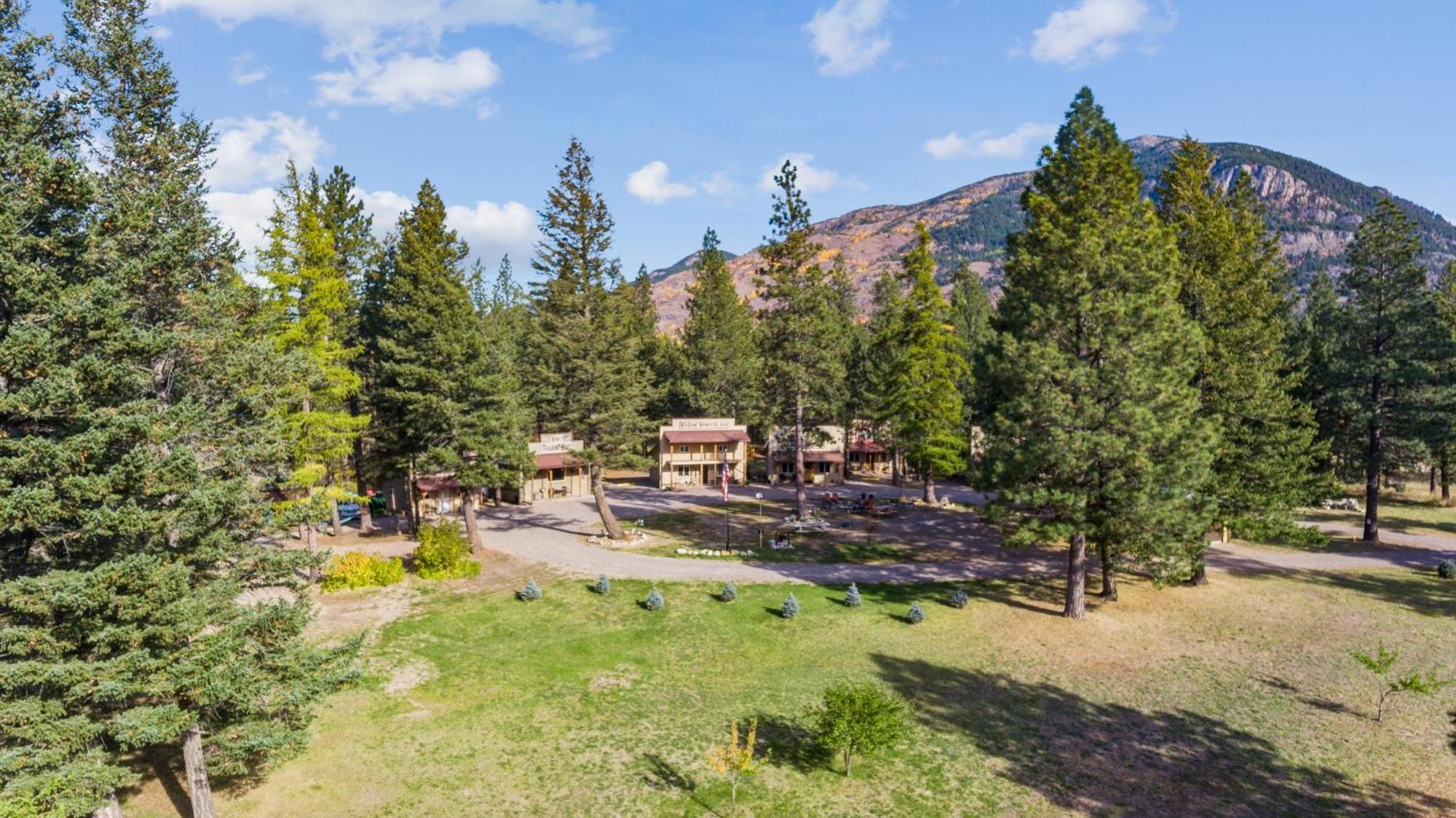Fort Williamson Glacier Vacation Rentals Columbia Falls Exterior photo